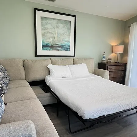 Crystal Village, Unit 20A